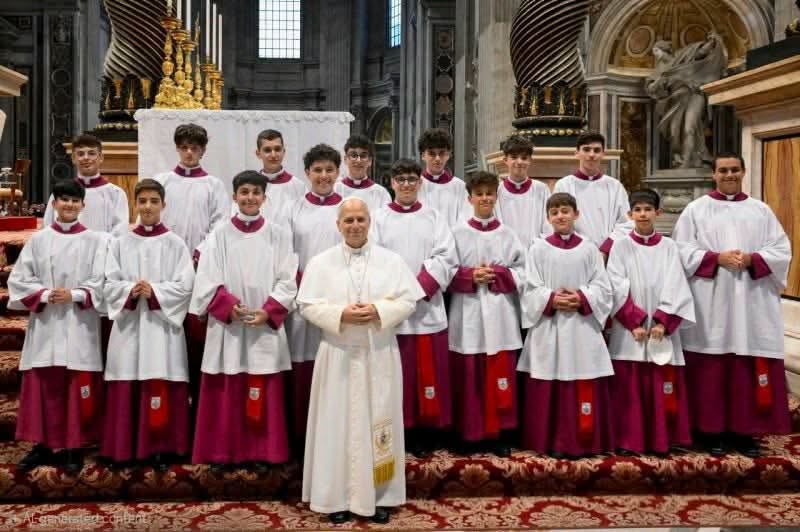 Altarboys with Pope Leo XIV